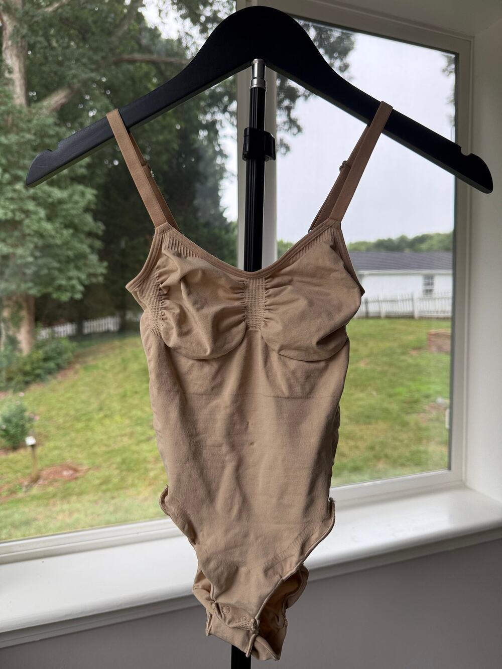 SKIMS Nude Seamless Smoothing Bodysuit Cami Adjustable Straps Size S/M